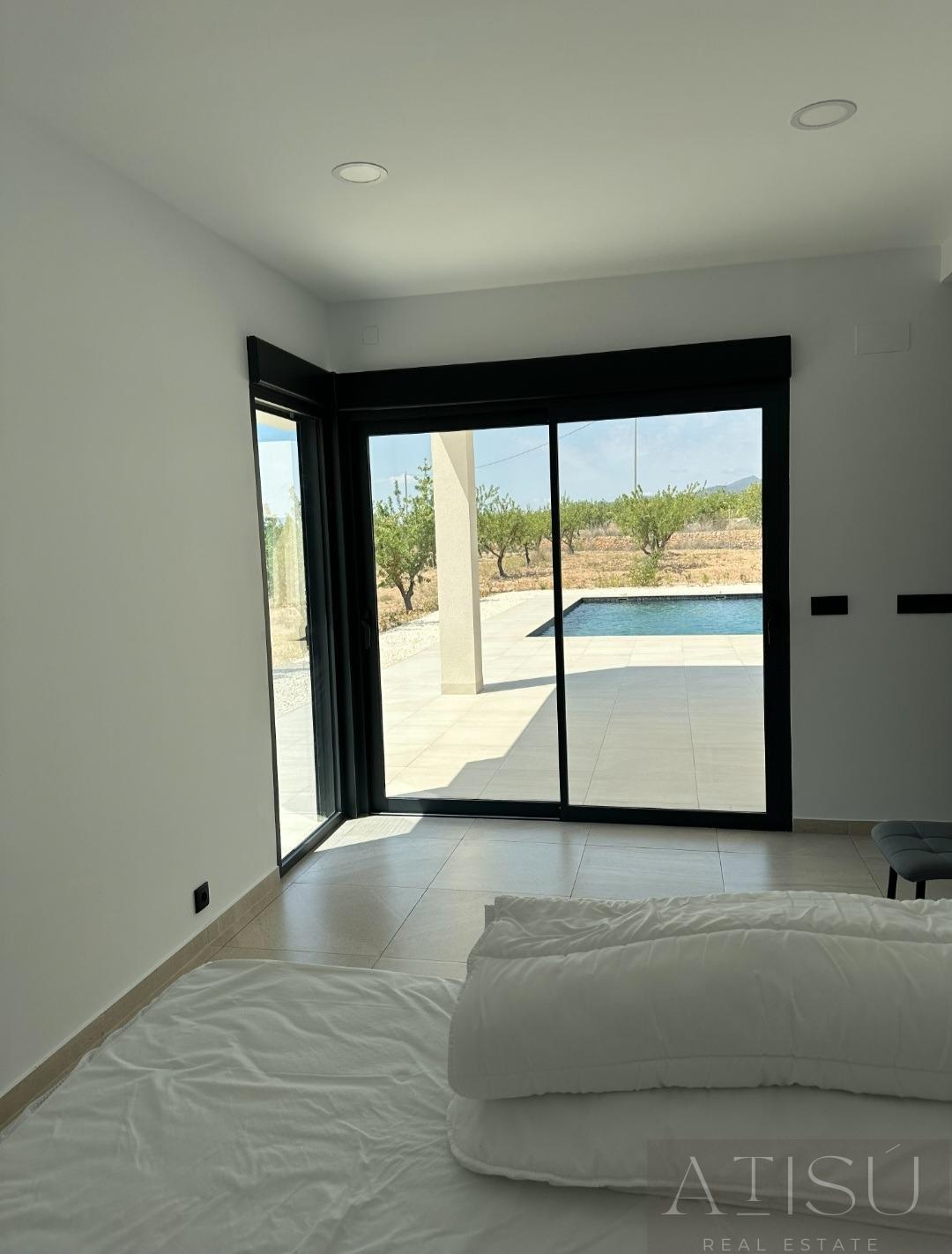 Venta de villa en Pinoso