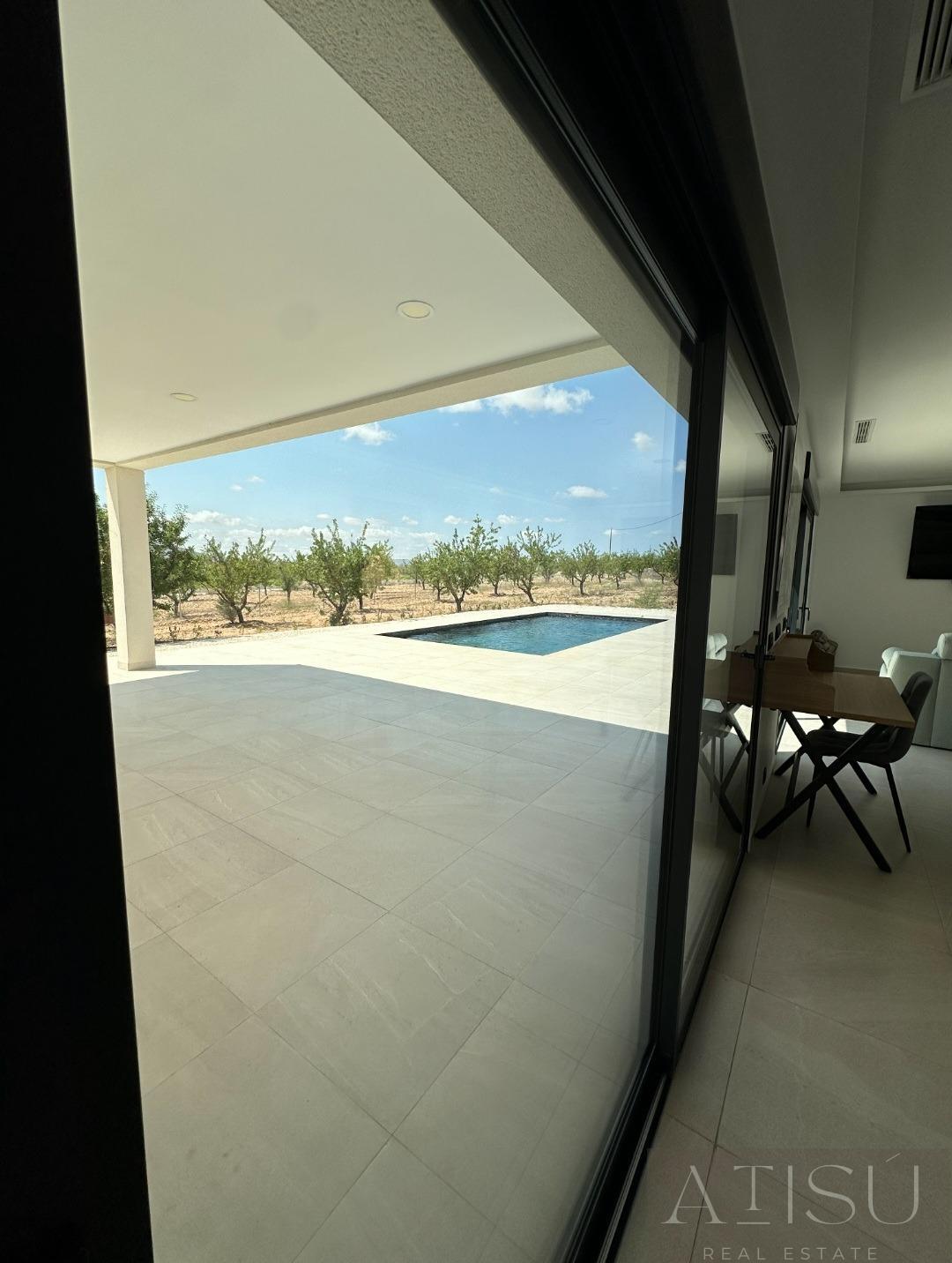 Venta de villa en Pinoso