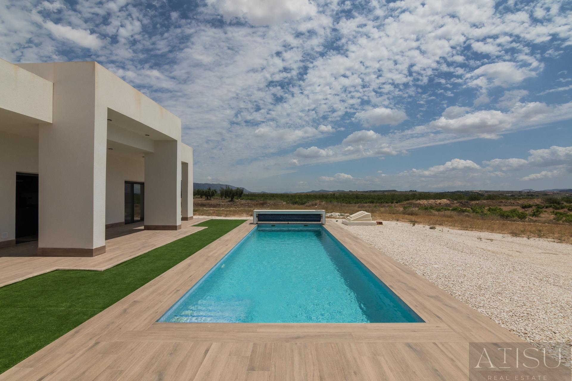 For sale of villa in Pinoso
