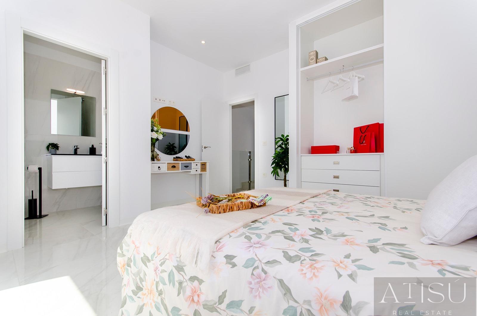For sale of villa in Orihuela