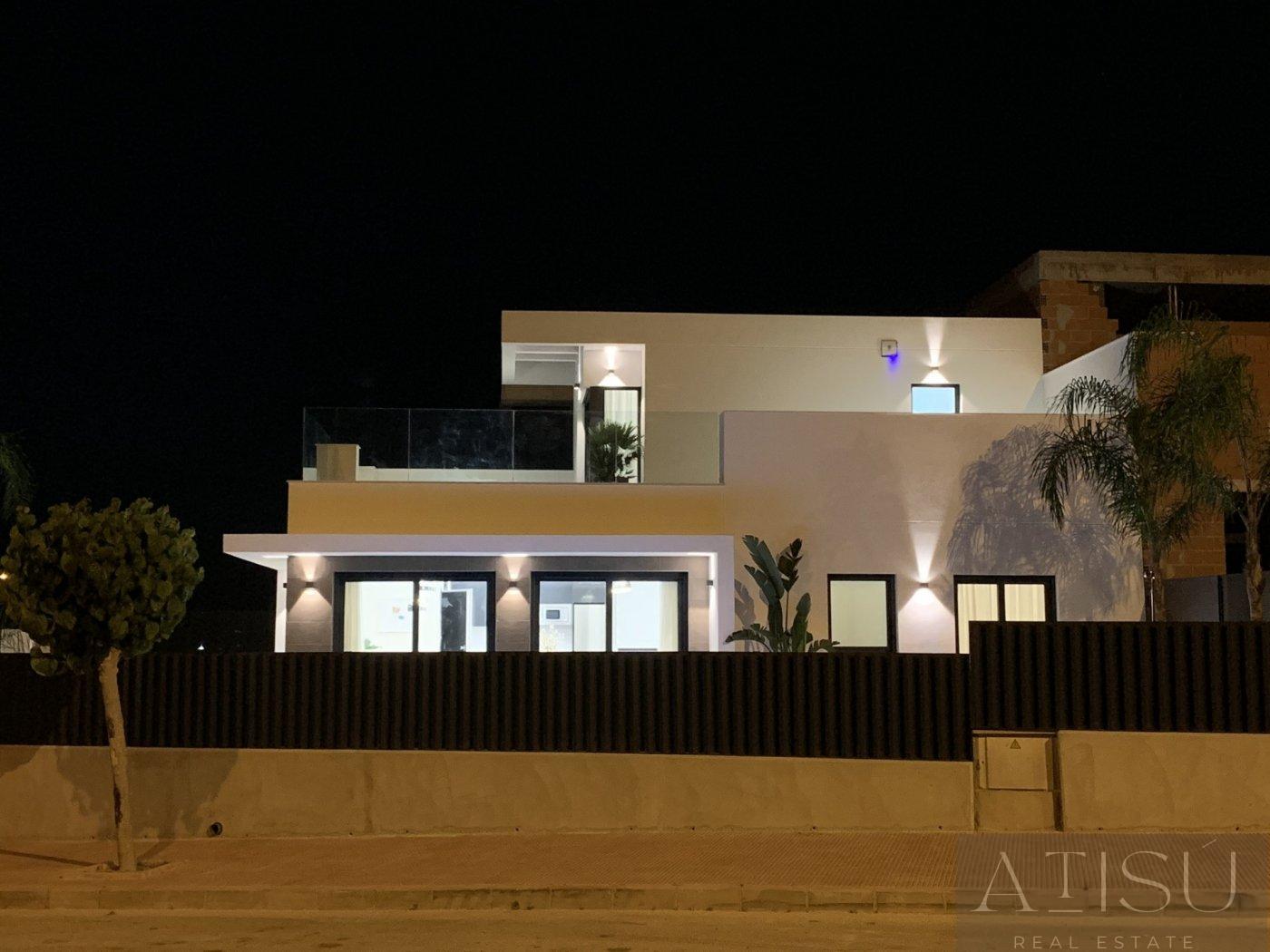 Venta de villa en Daya nueva