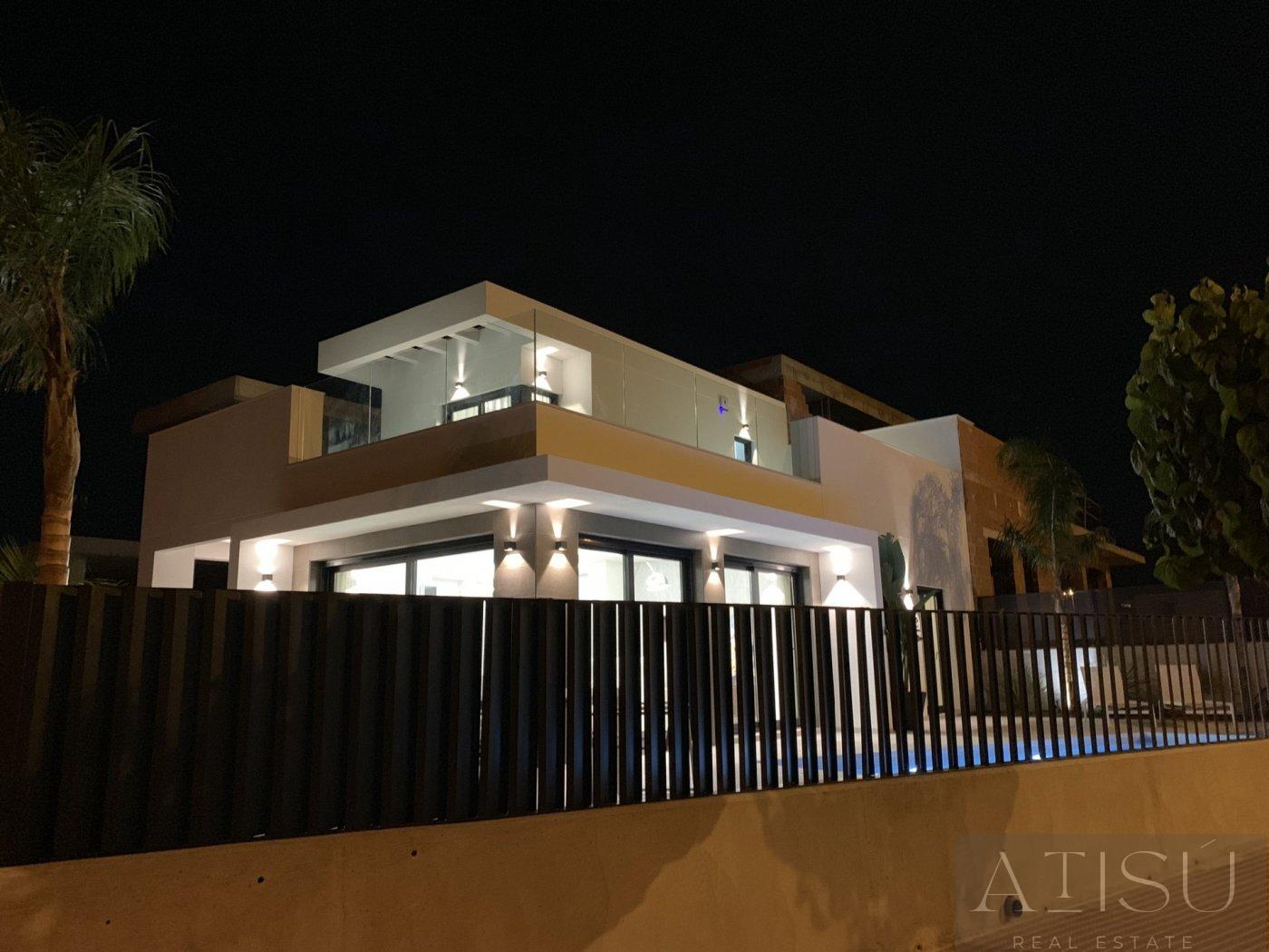 Venta de villa en Daya nueva