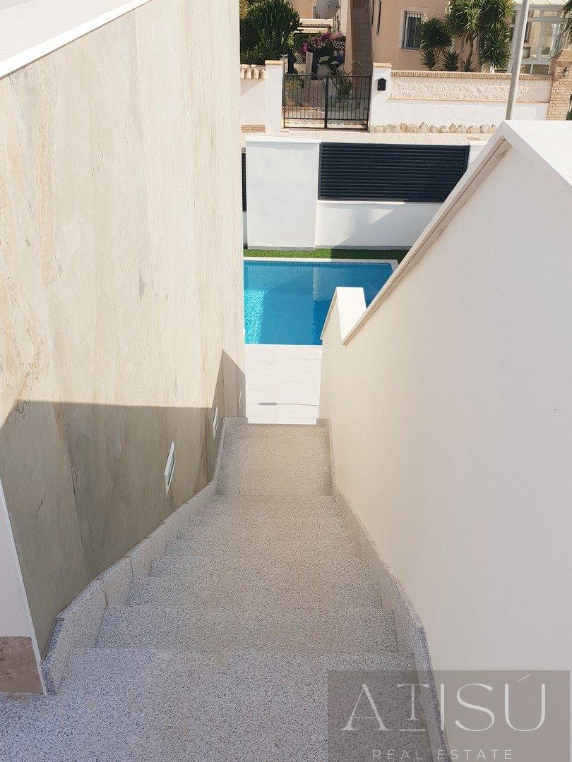 Venta de villa en Pilar de la horadada
