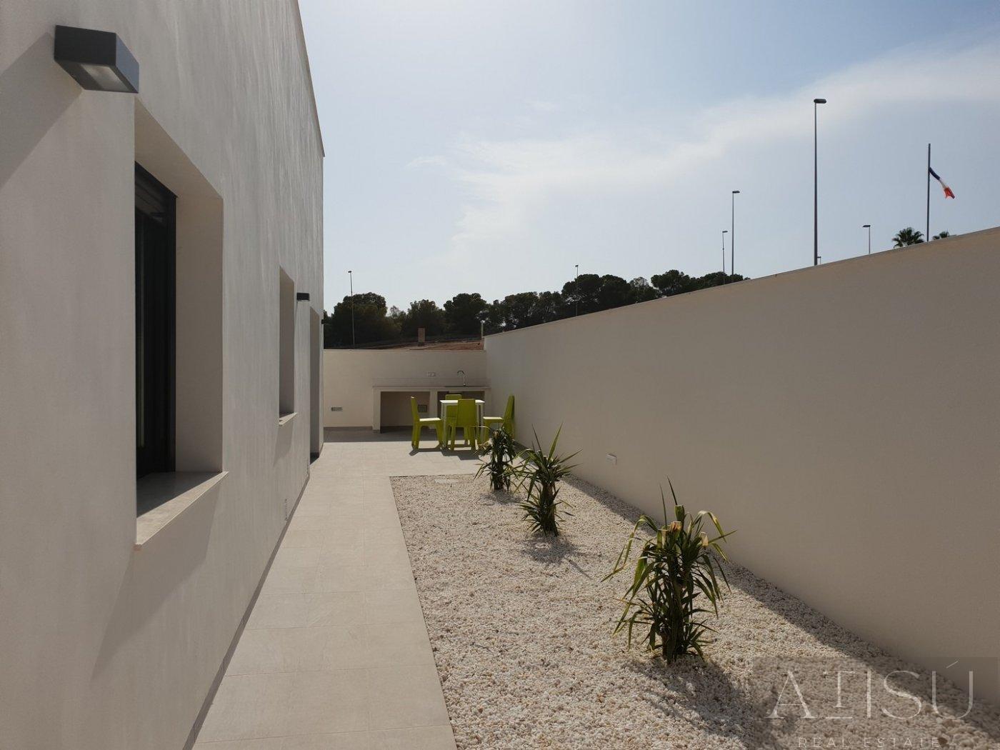 Venta de villa en Pilar de la horadada