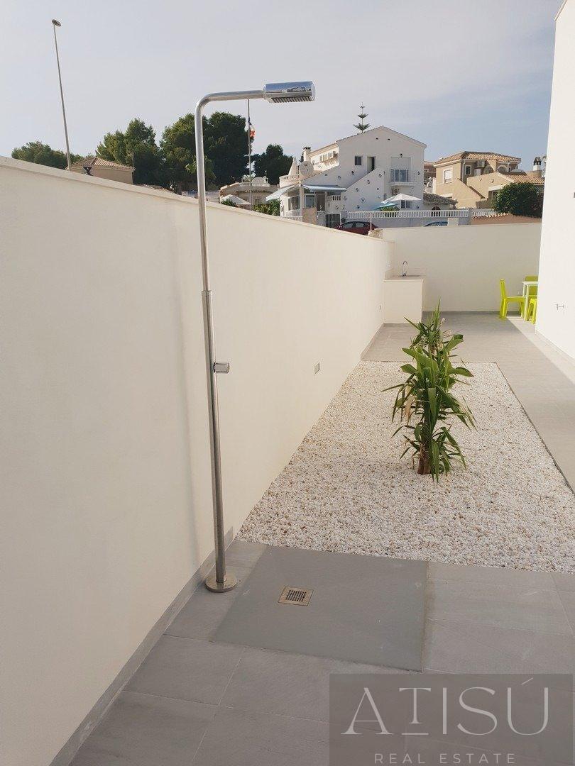 Venta de villa en Pilar de la horadada