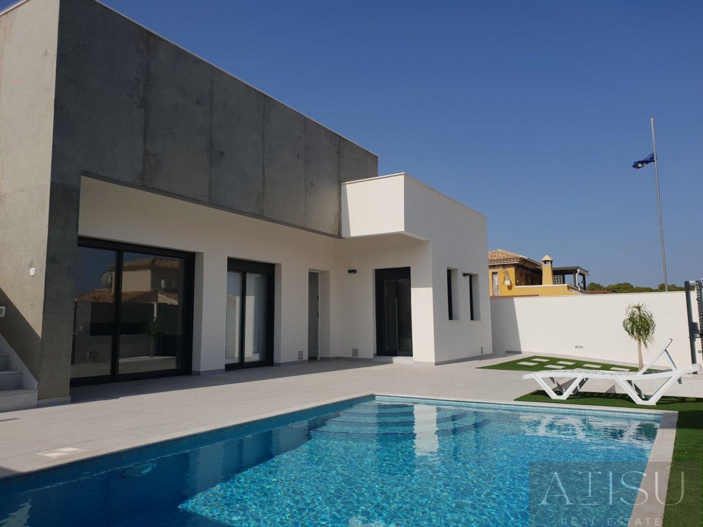 Venta de villa en Pilar de la horadada