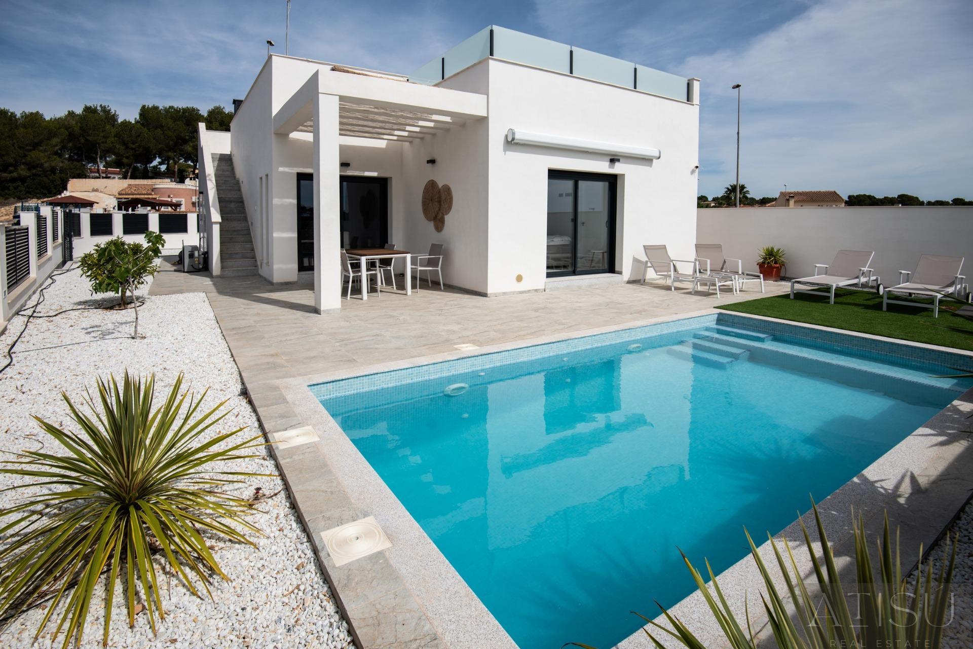 Venta de villa en Pilar de la horadada