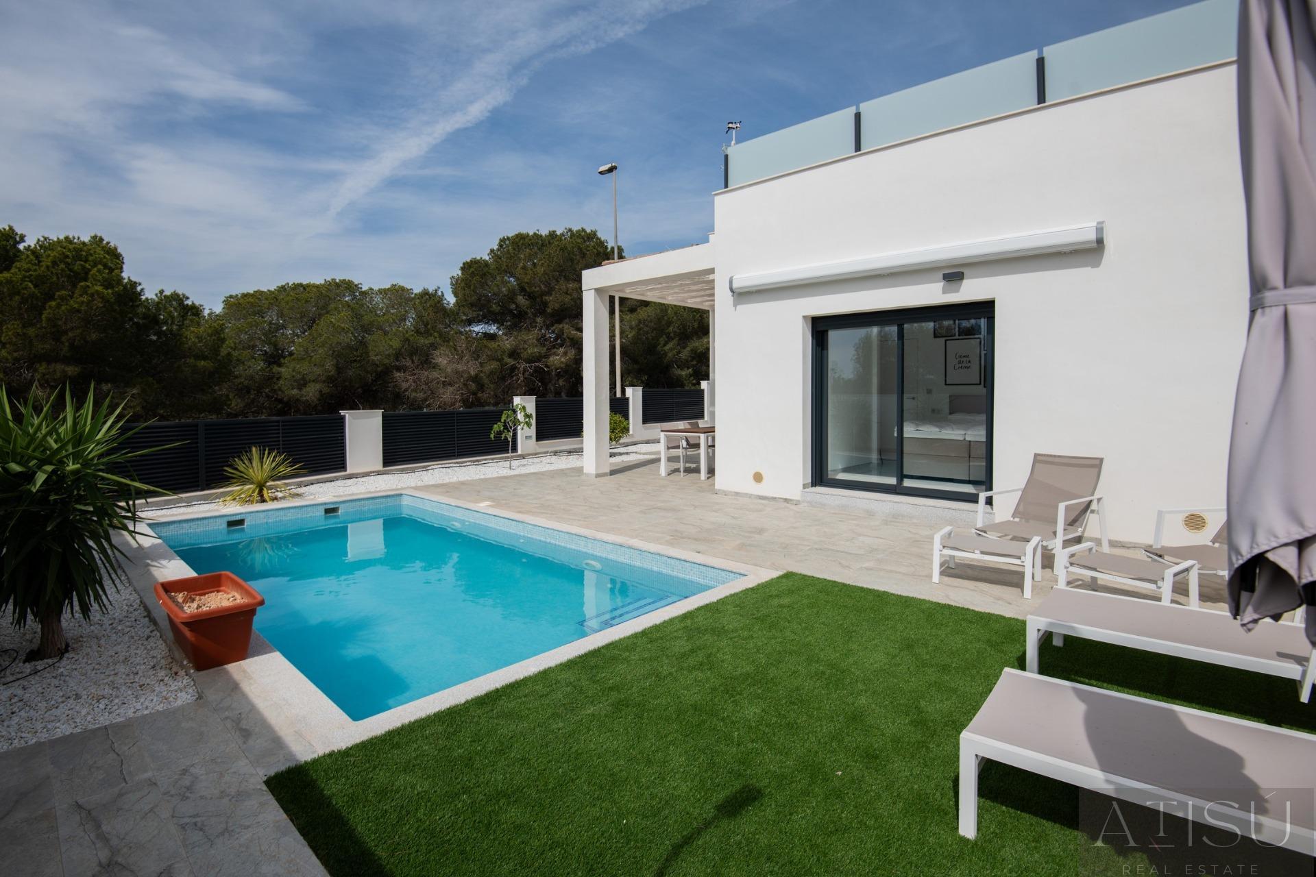 Venta de villa en Pilar de la horadada