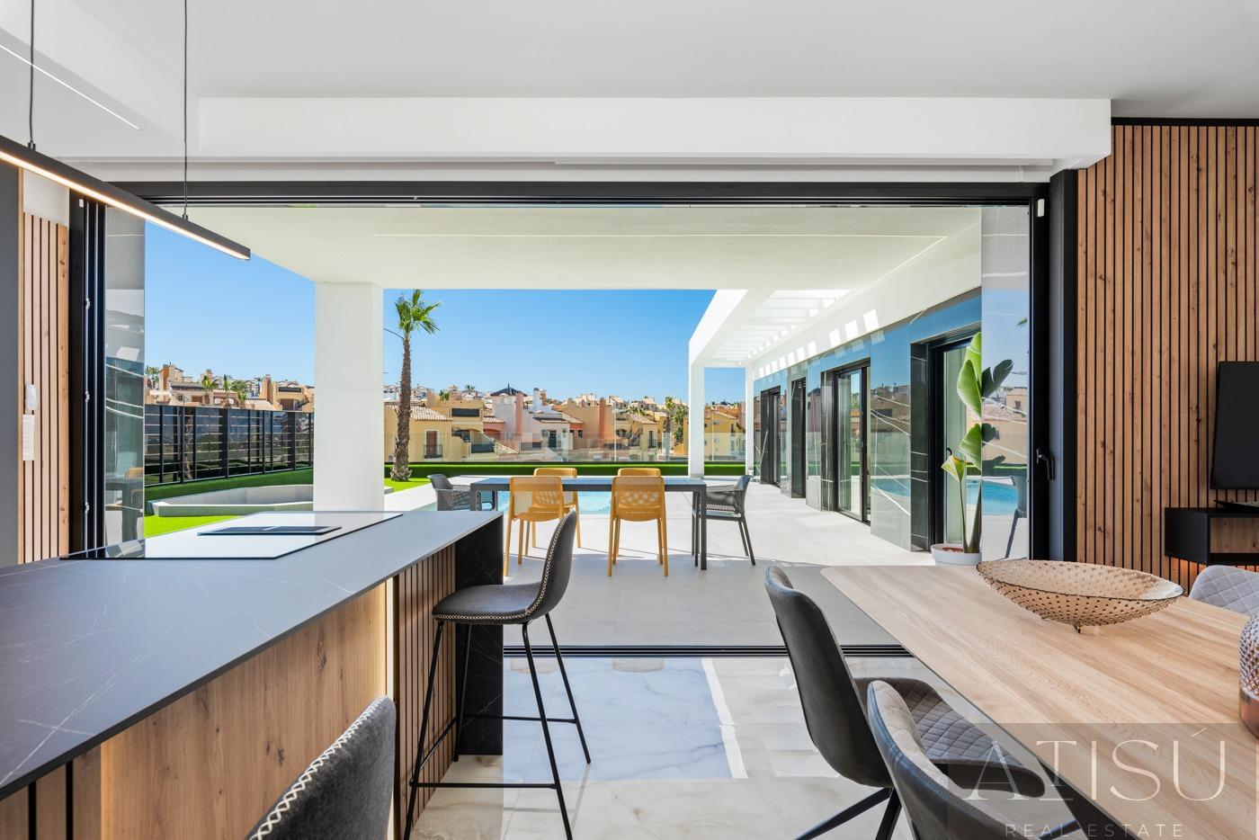 For sale of villa in Algorfa
