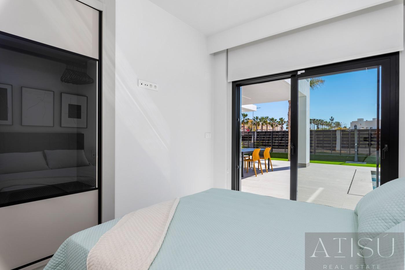 For sale of villa in Algorfa