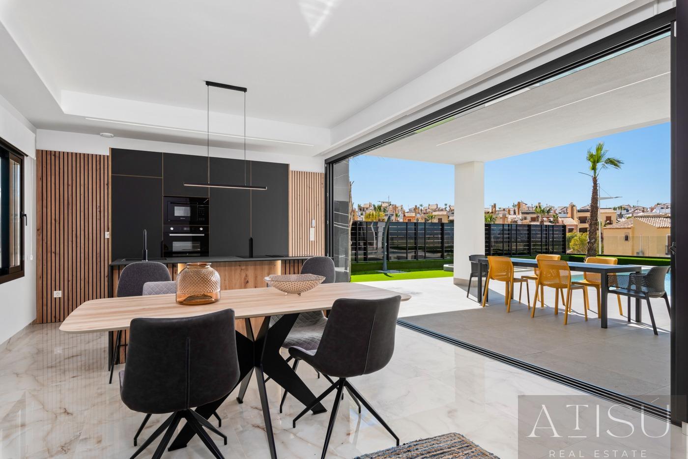 For sale of villa in Algorfa
