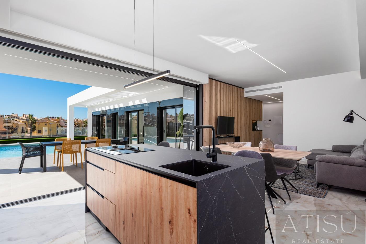For sale of villa in Algorfa