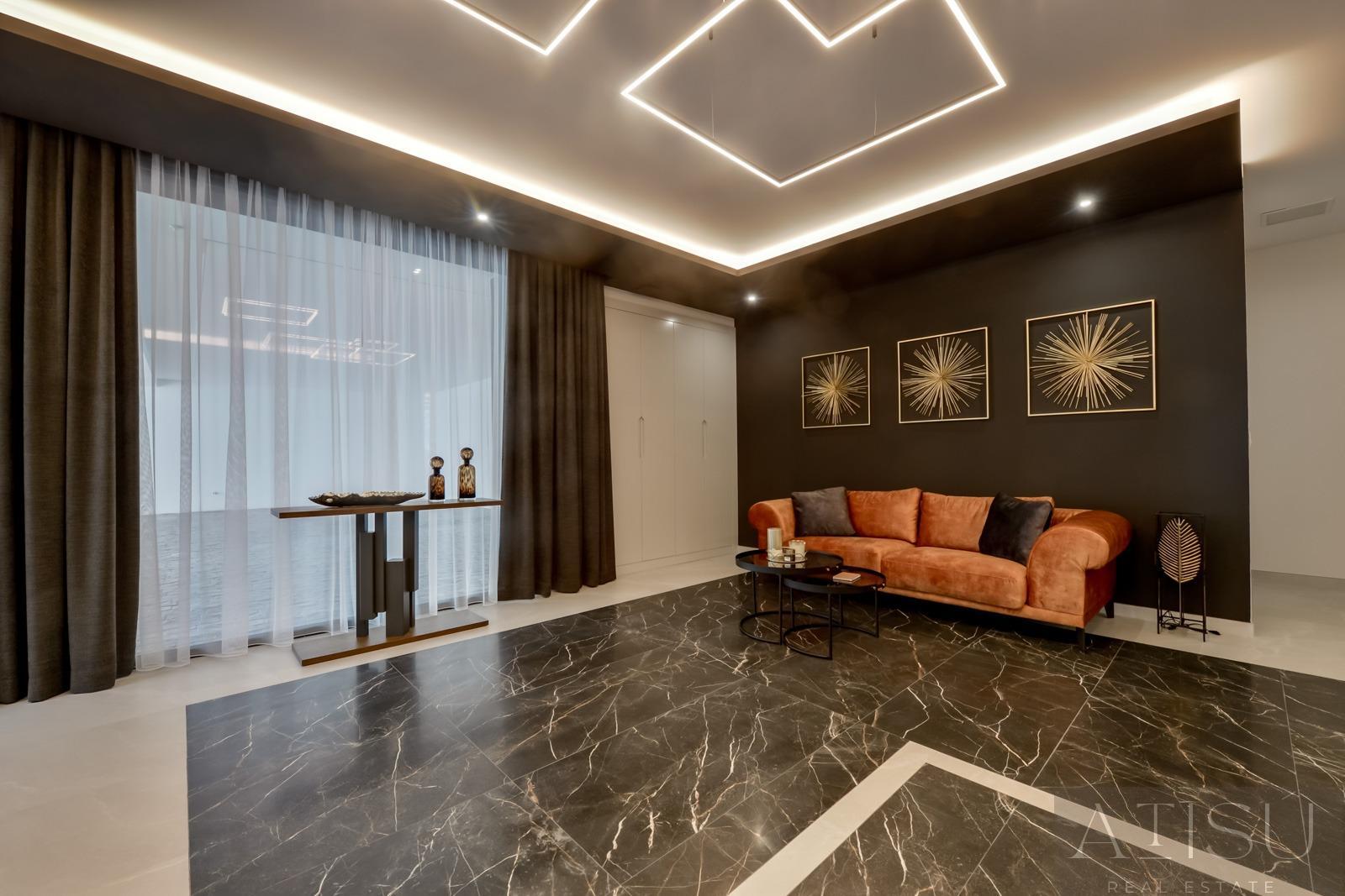 For sale of villa in Finestrat