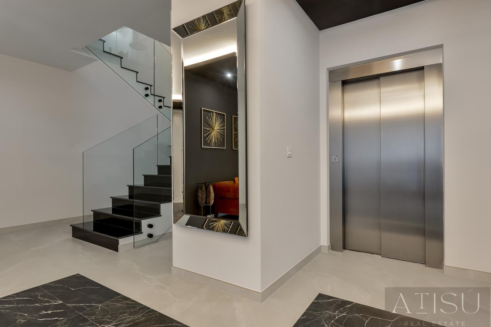 For sale of villa in Finestrat