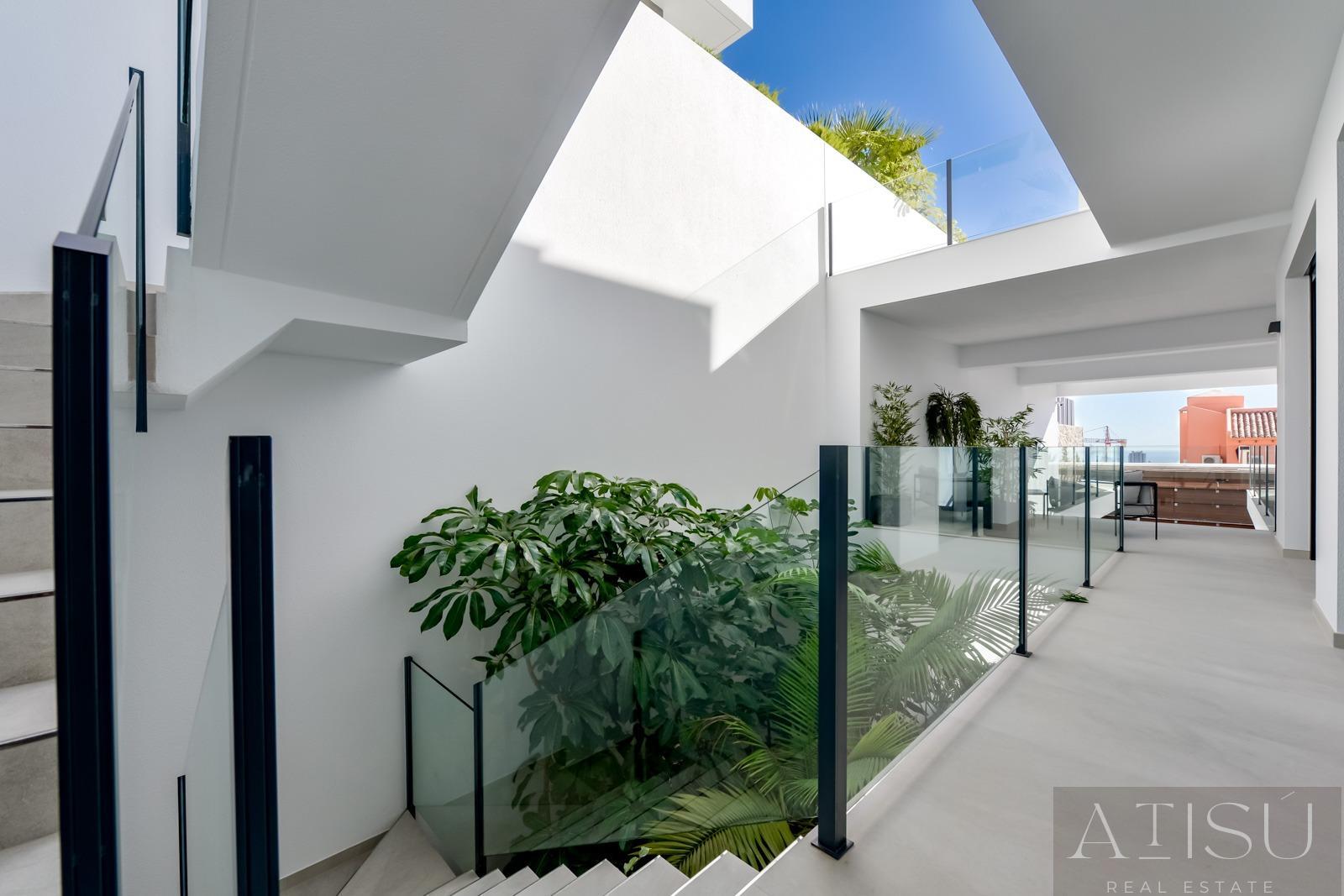 For sale of villa in Finestrat