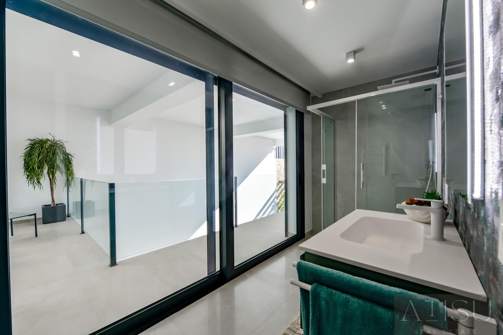 For sale of villa in Finestrat