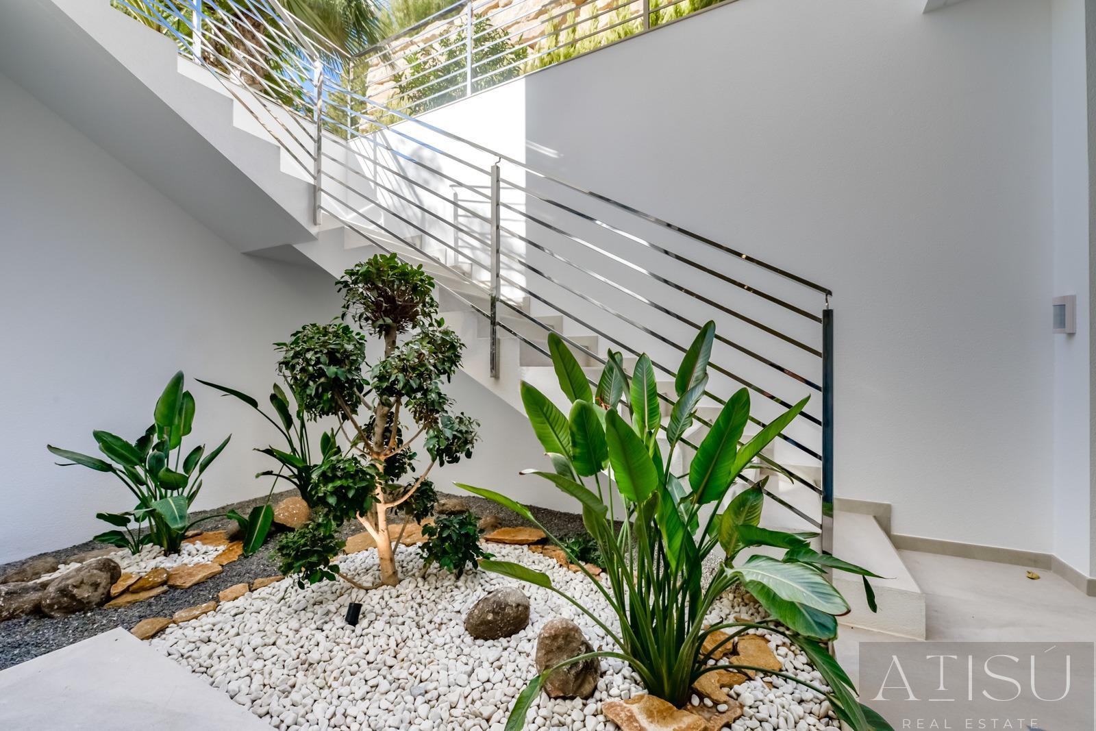 For sale of villa in Finestrat
