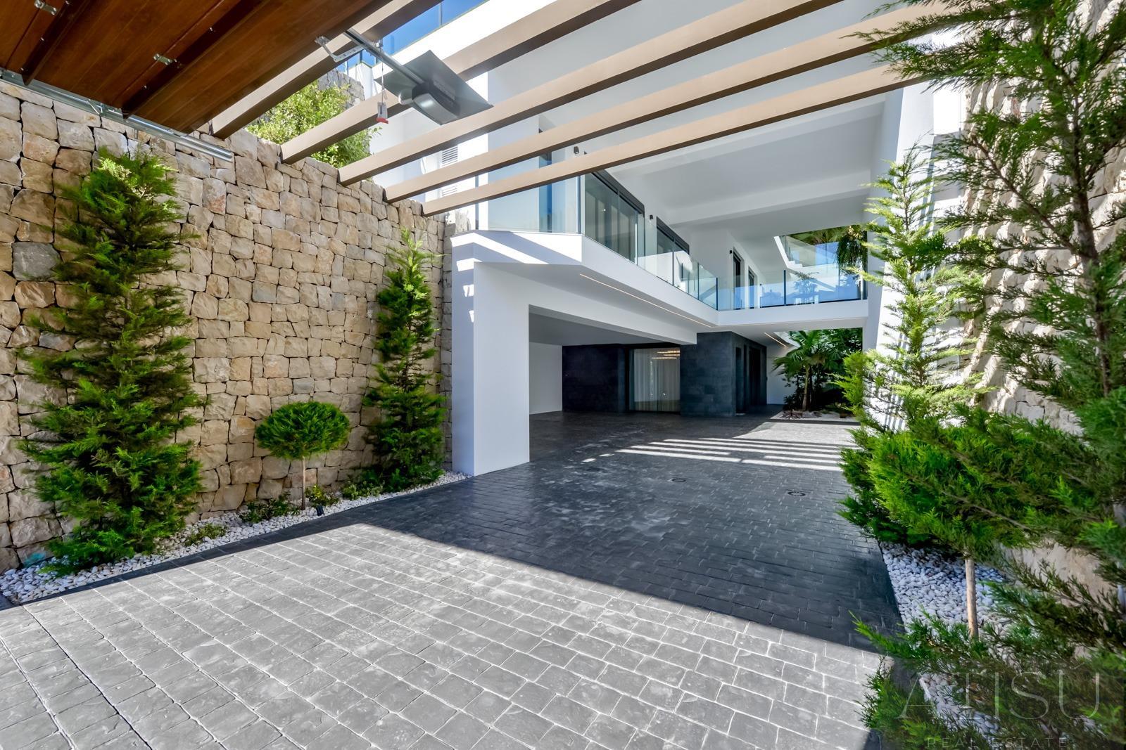 For sale of villa in Finestrat