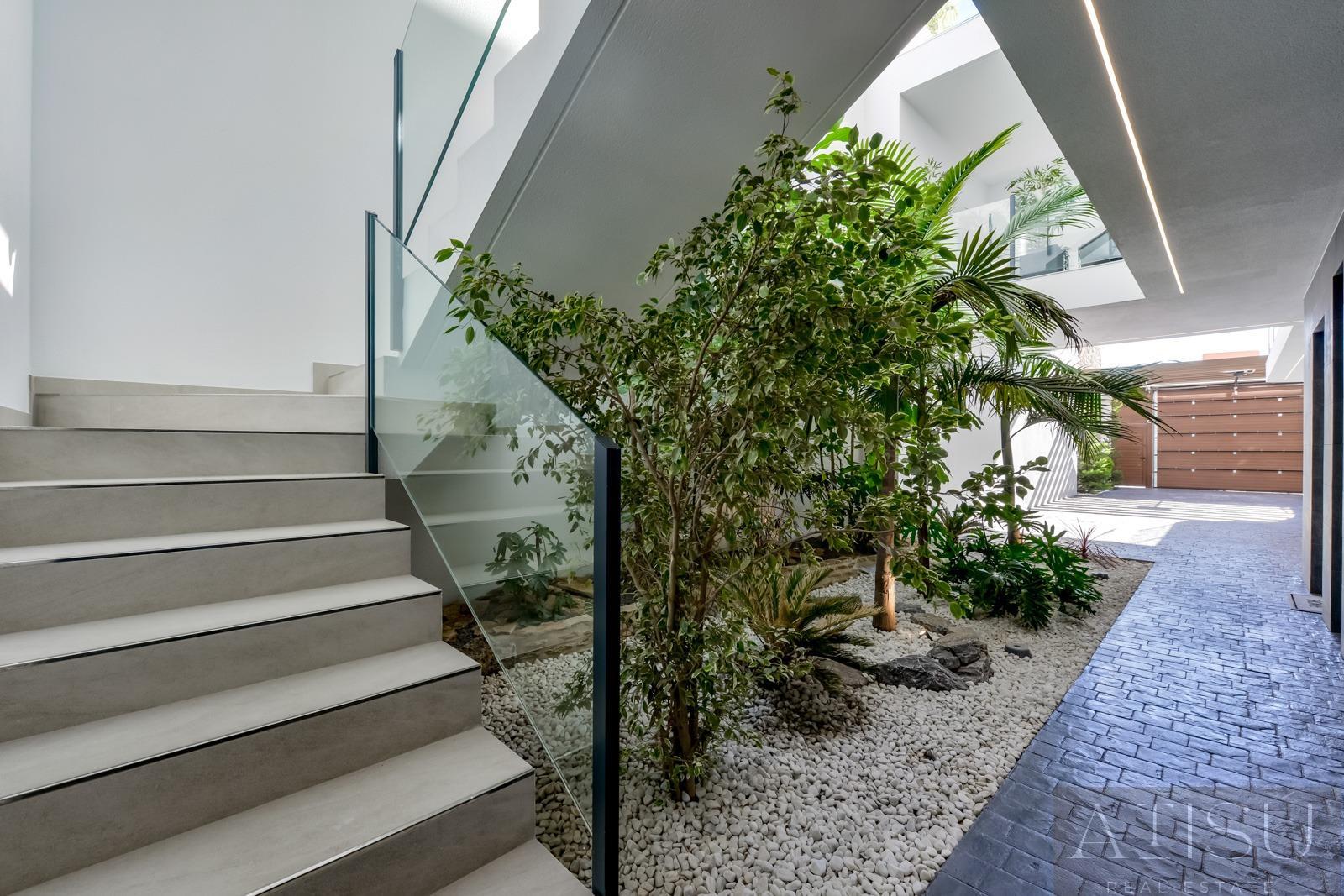 For sale of villa in Finestrat