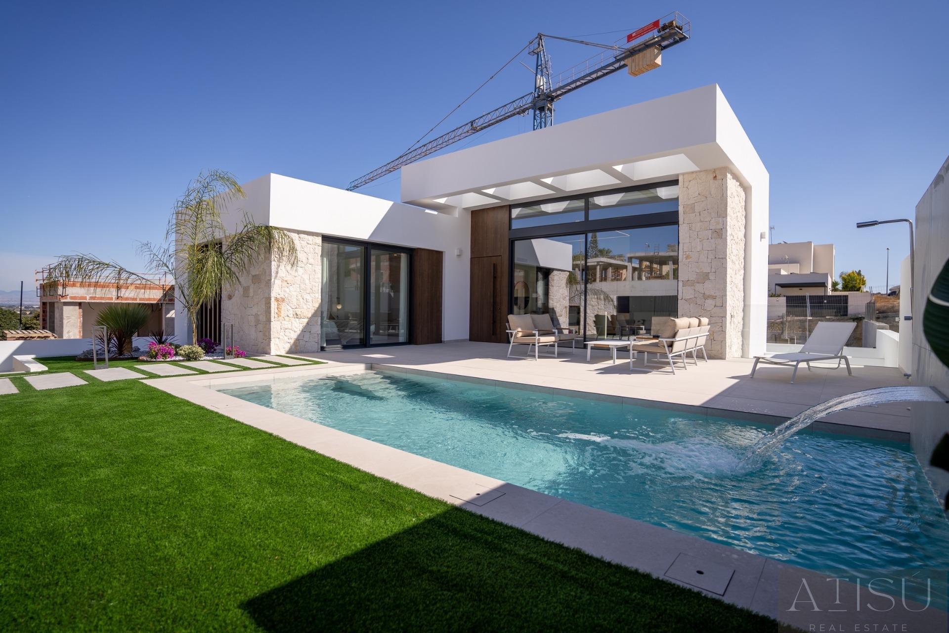 For sale of villa in Rojales