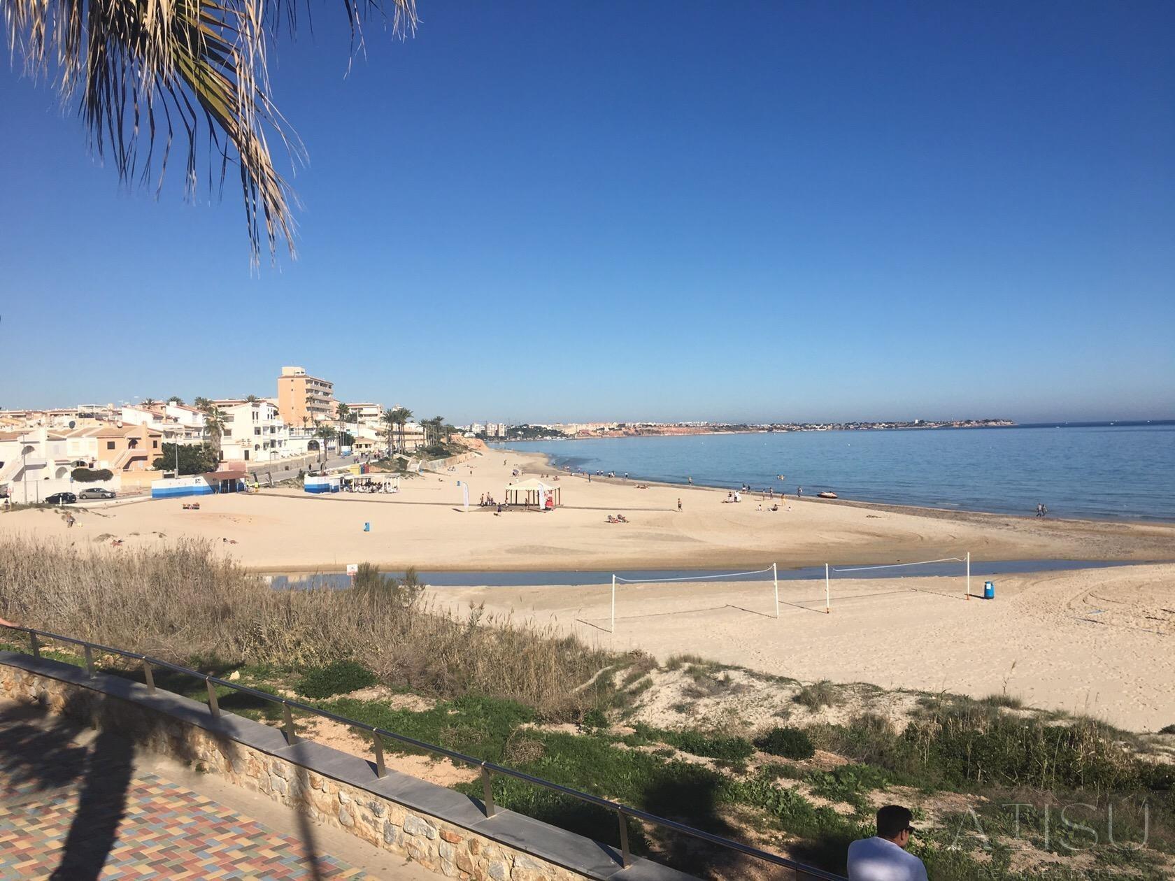 For sale of villa in Pilar de la horadada