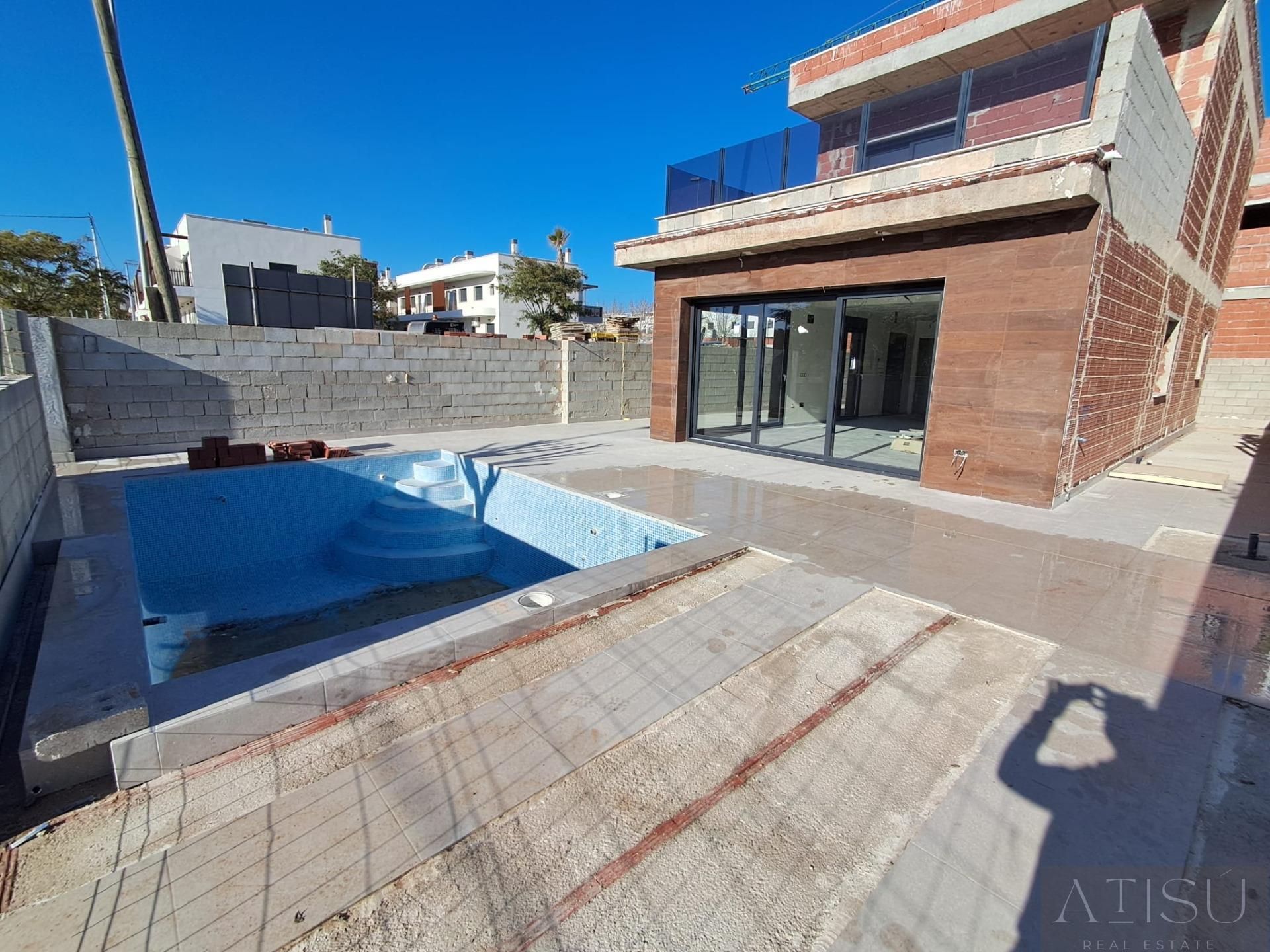For sale of villa in Pilar de la horadada