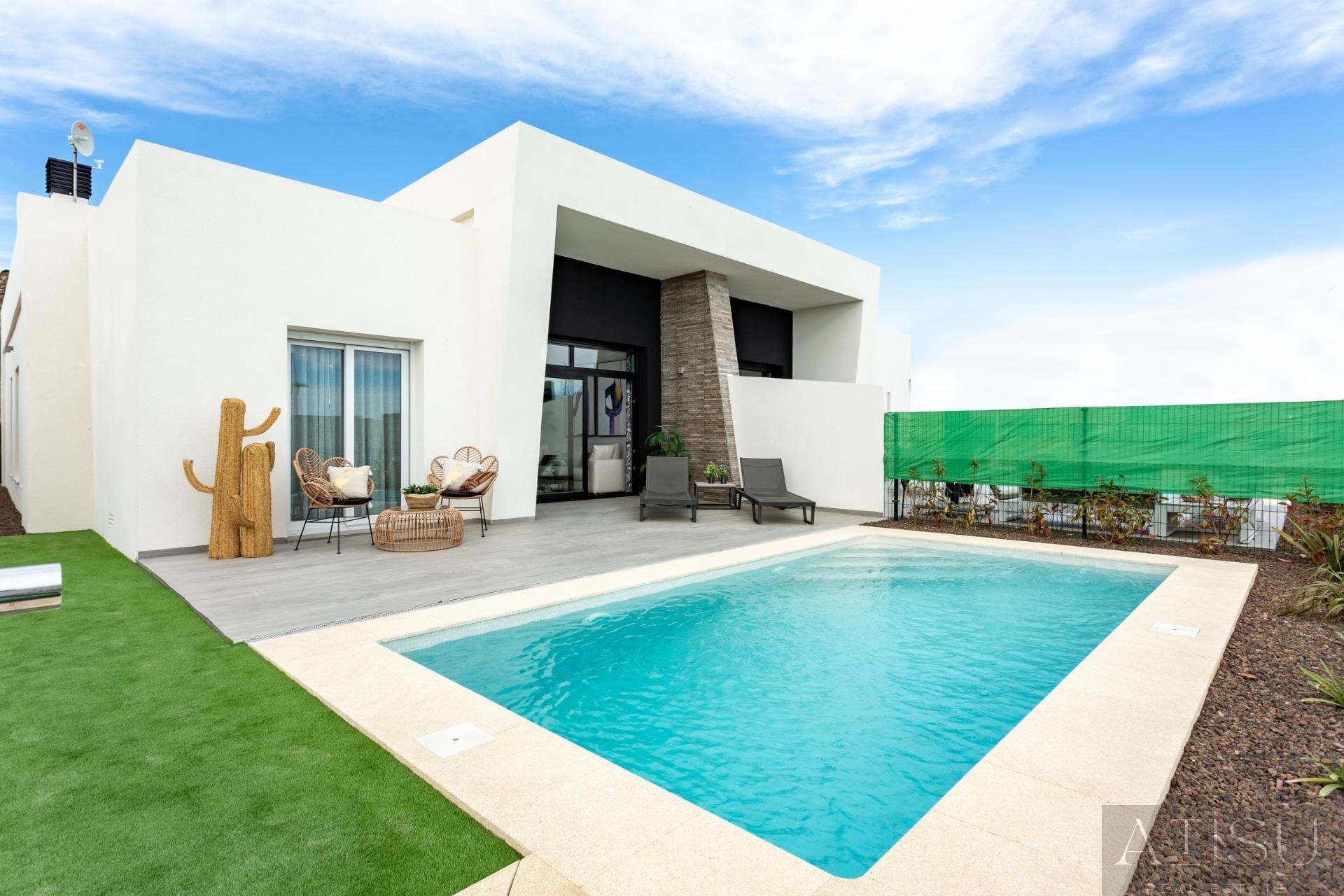 For sale of villa in Algorfa