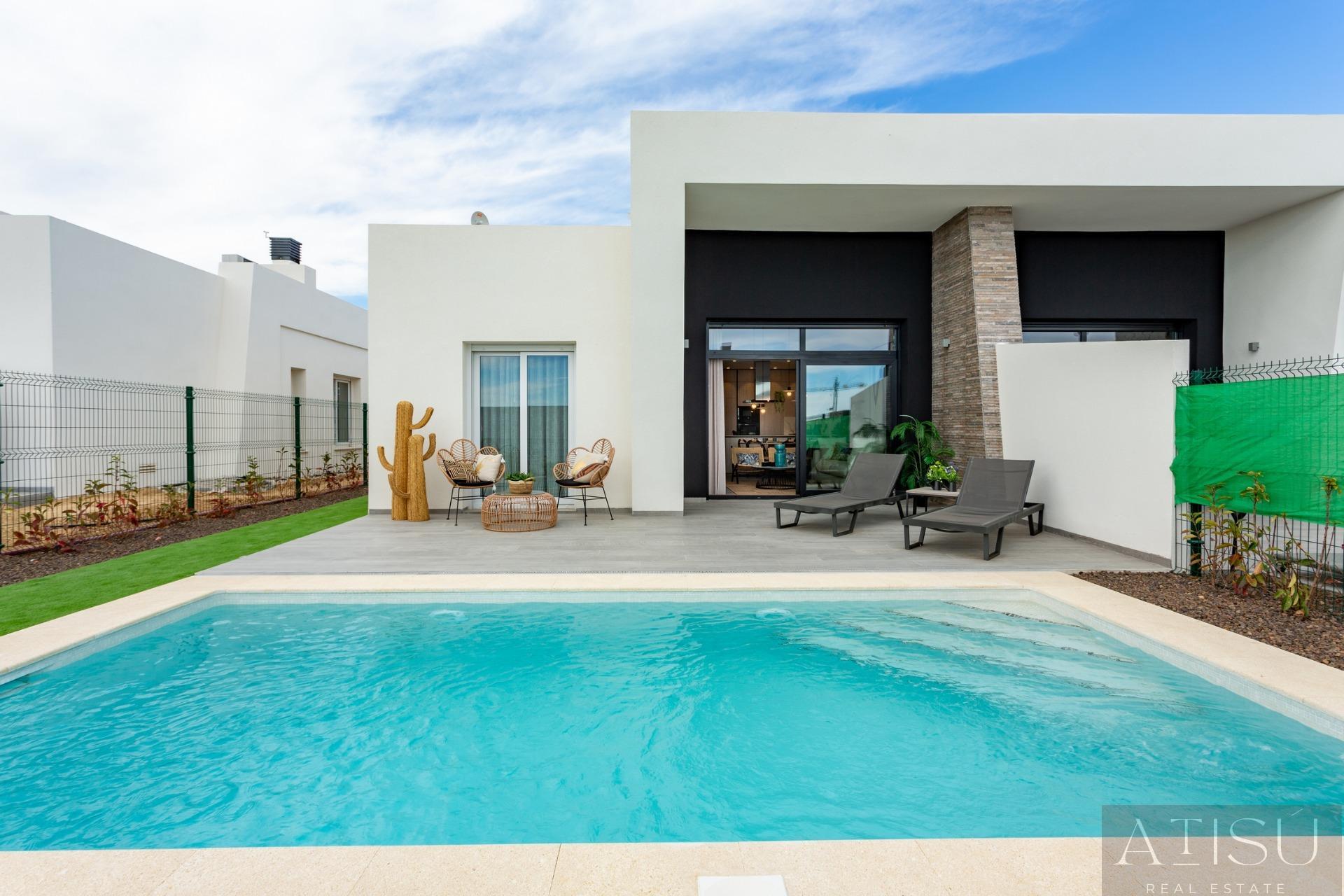 For sale of villa in Algorfa