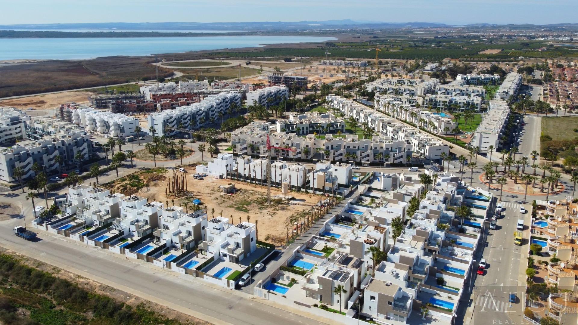 For sale of apartment in Guardamar del segura