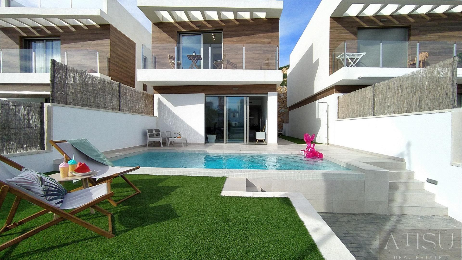 For sale of villa in Orihuela costa