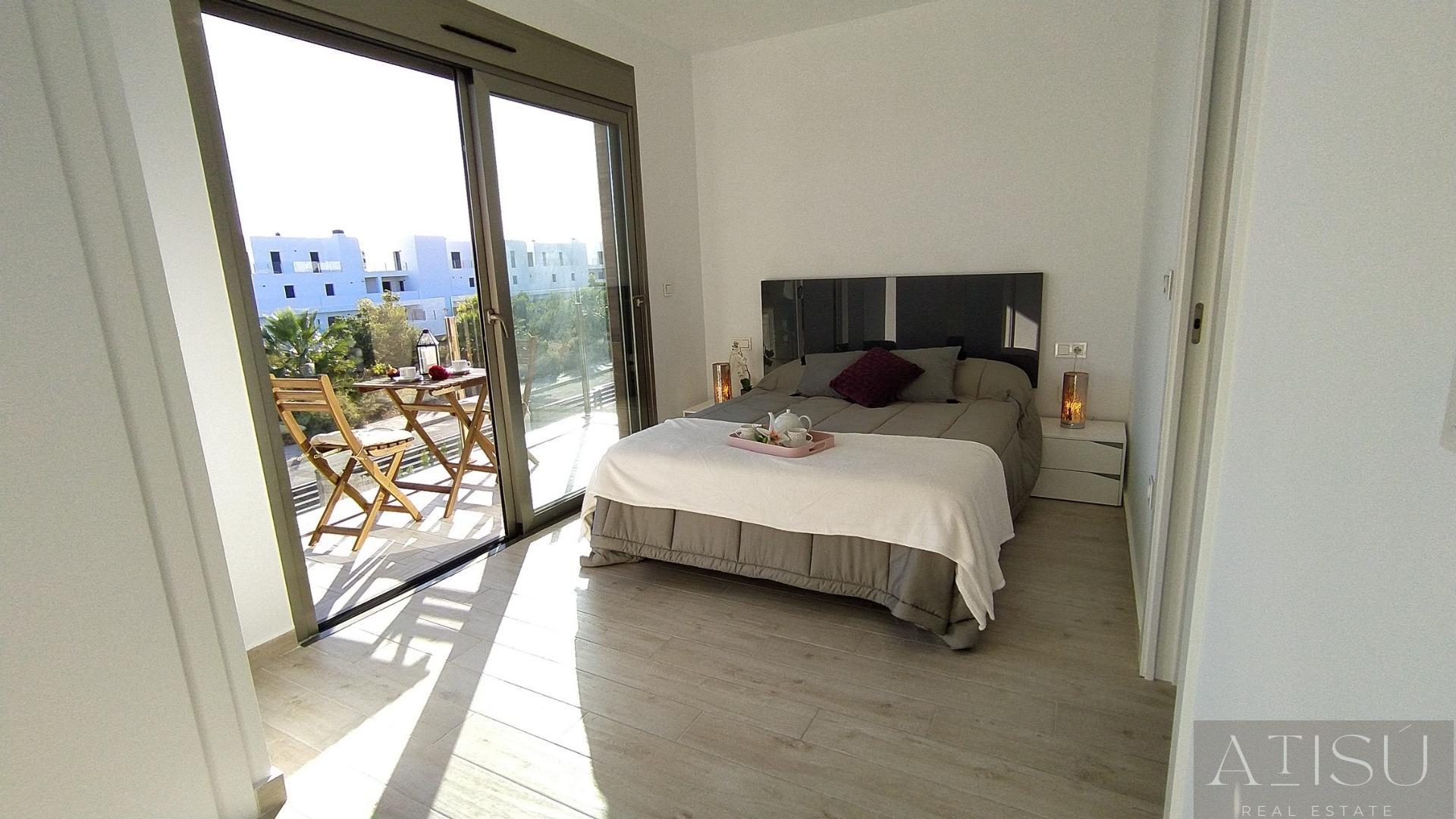 For sale of villa in Orihuela costa