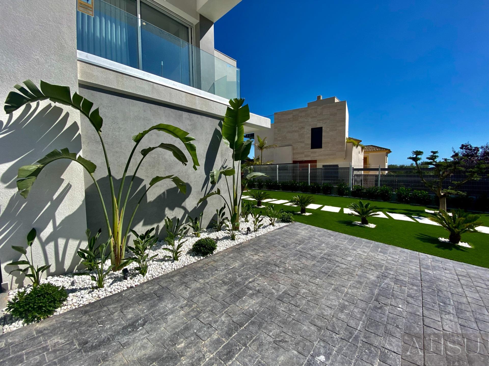 For sale of villa in Finestrat