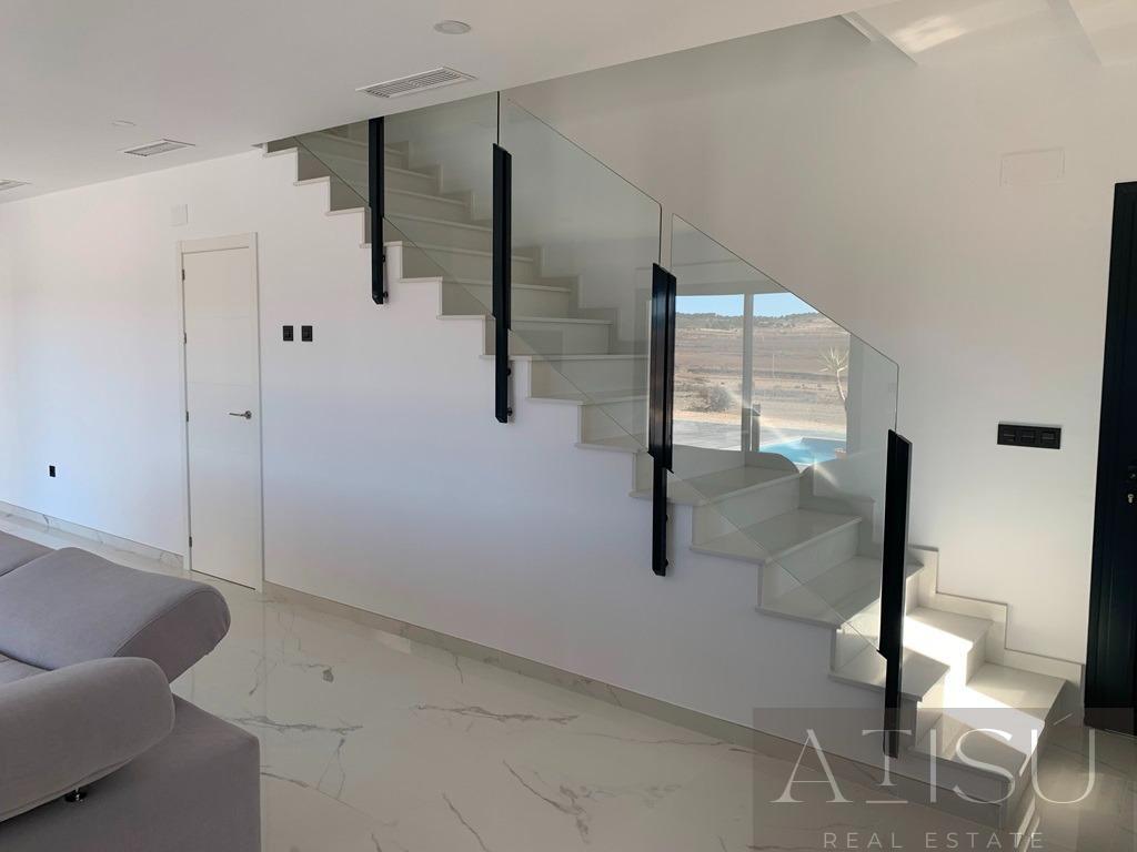 For sale of villa in Pinoso