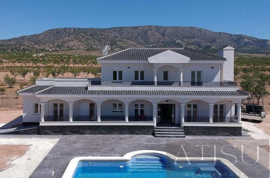 For sale of villa in Pinoso