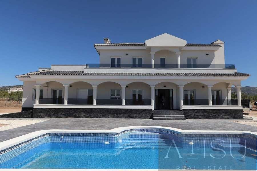For sale of villa in Pinoso