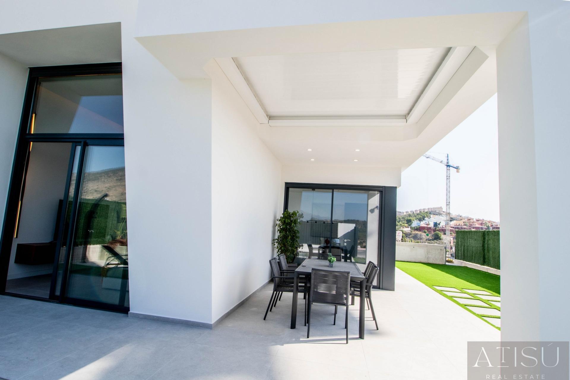 For sale of villa in Finestrat