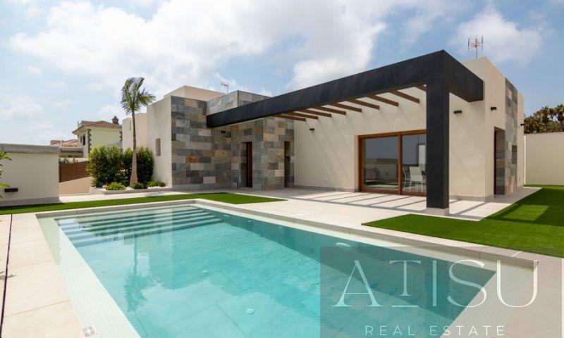 For sale of villa in Torrevieja