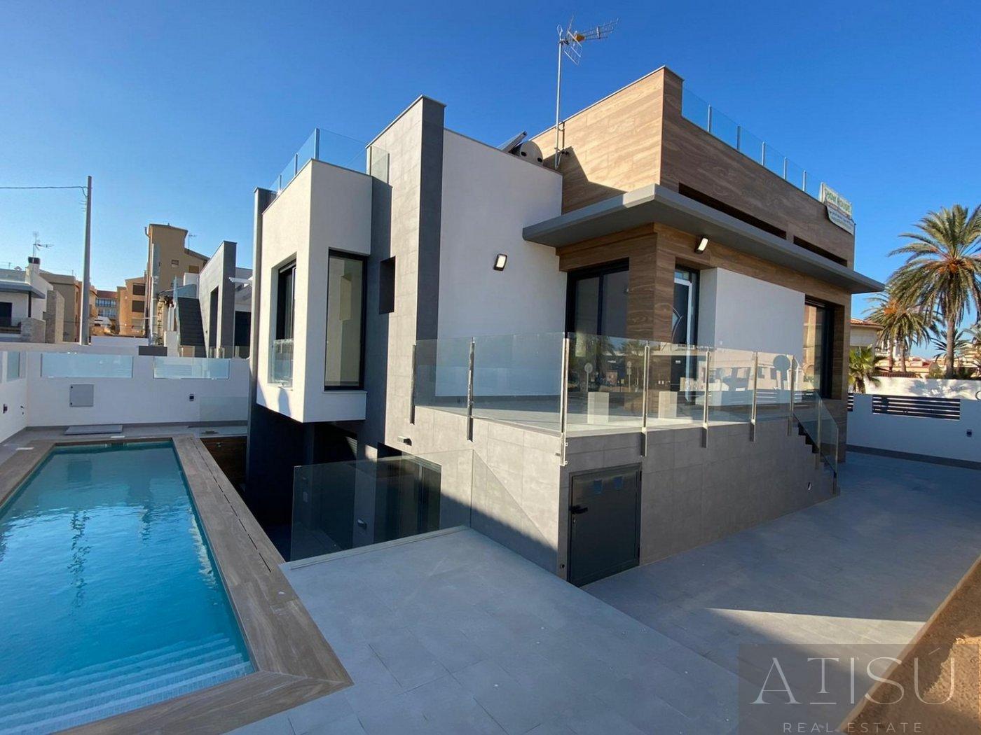 For sale of villa in Torrevieja