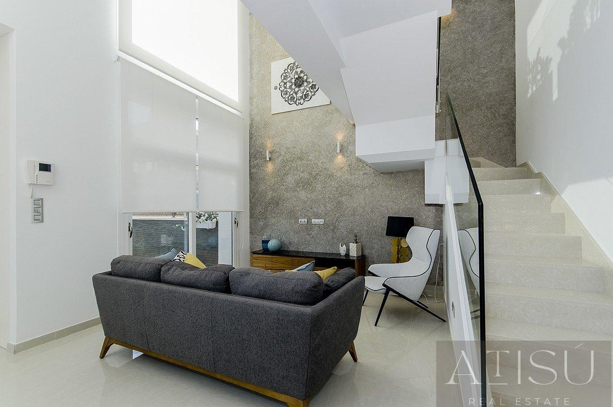 For sale of villa in Los montesinos