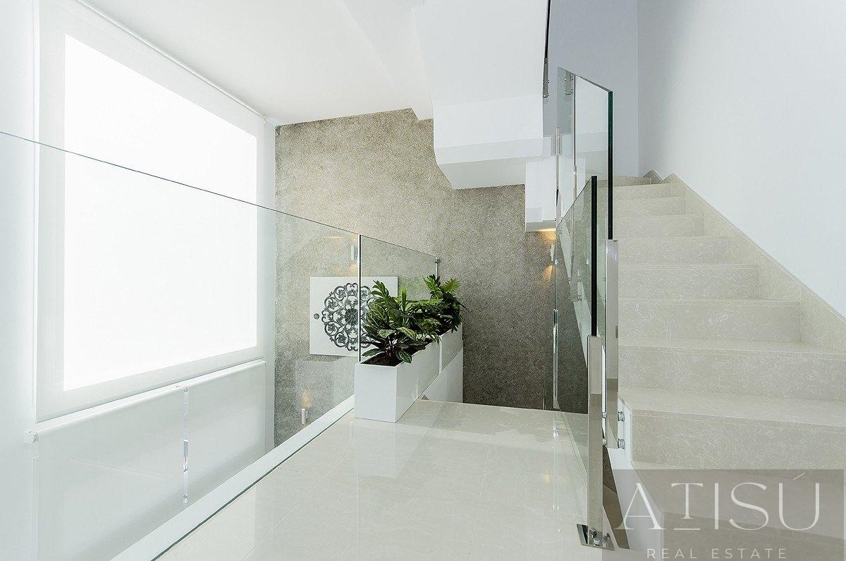 For sale of villa in Los montesinos