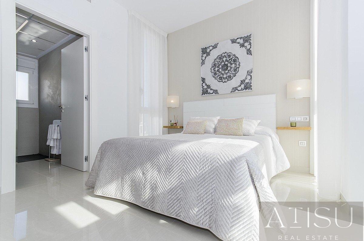 For sale of villa in Los montesinos