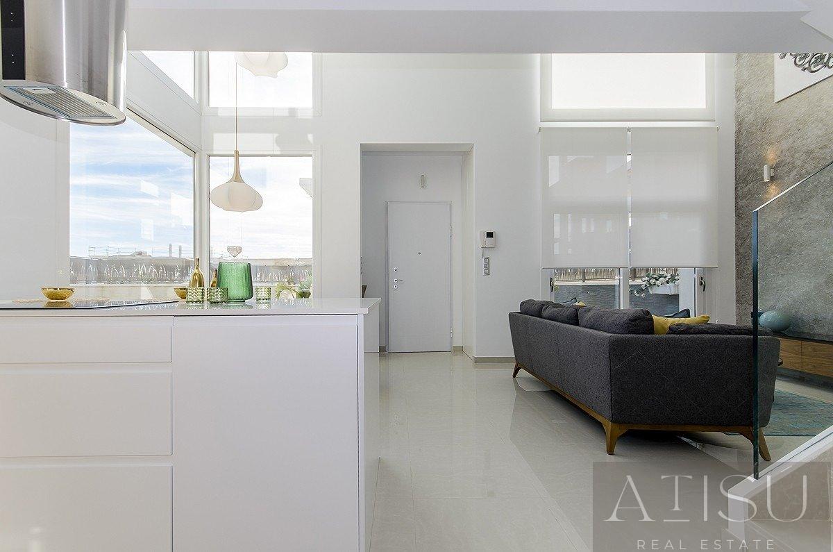 For sale of villa in Los montesinos