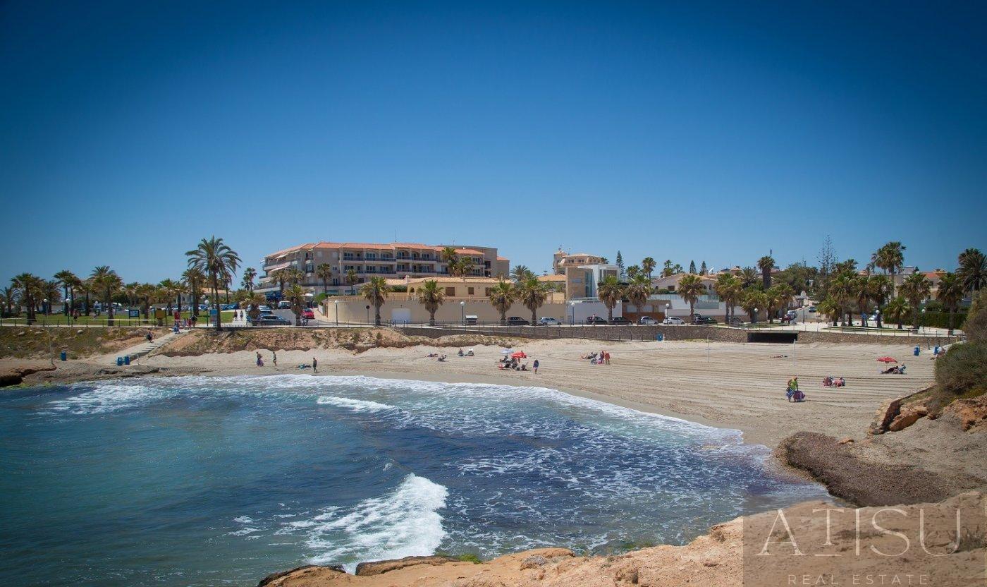 For sale of villa in Orihuela costa