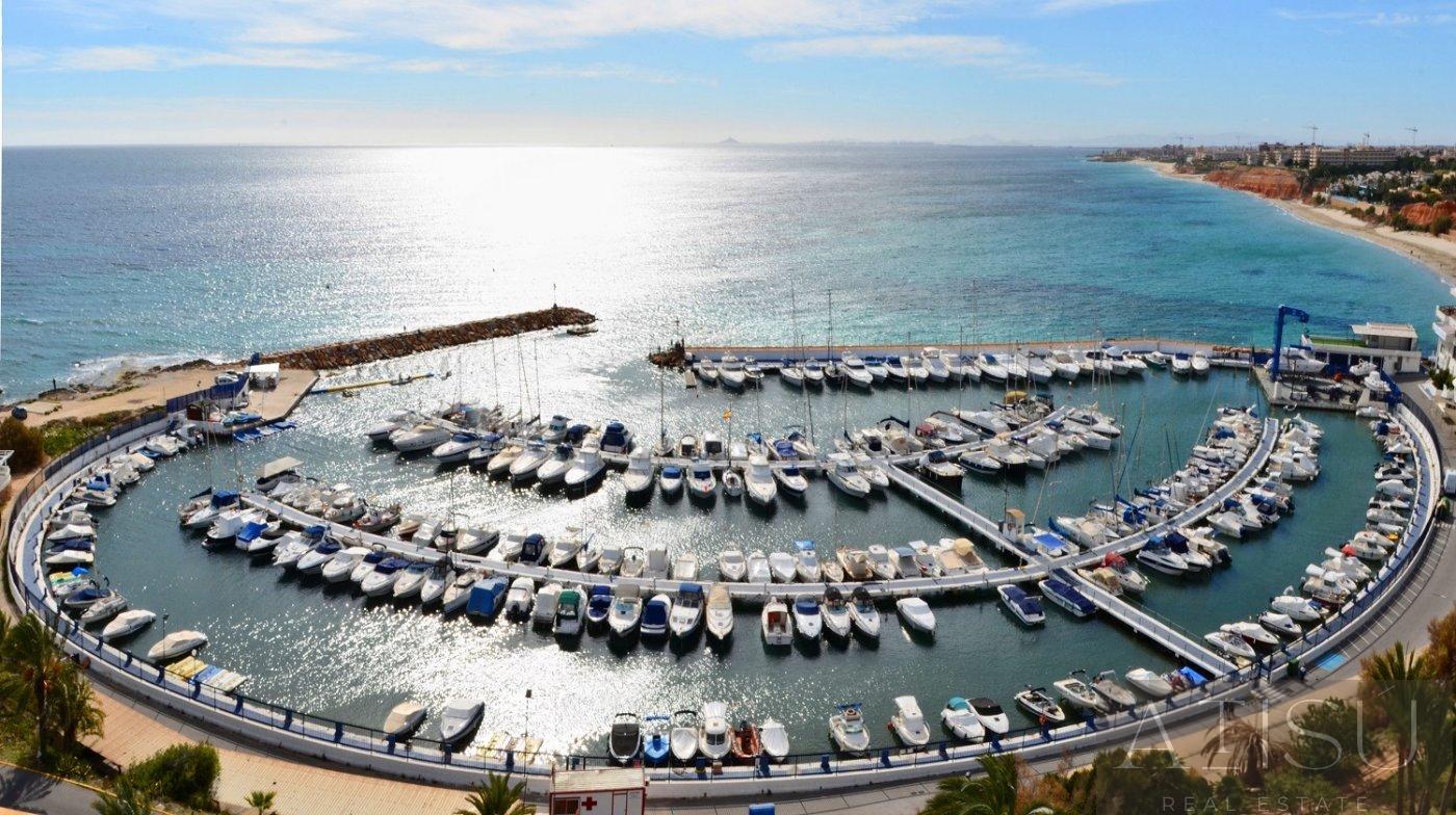 For sale of villa in Orihuela costa
