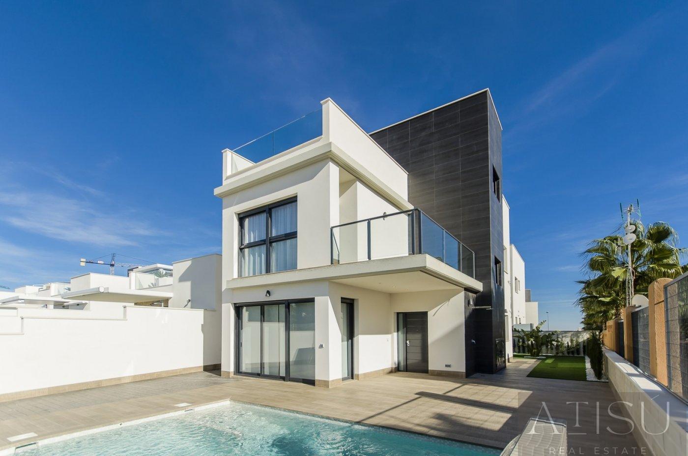 For sale of villa in San miguel de salinas