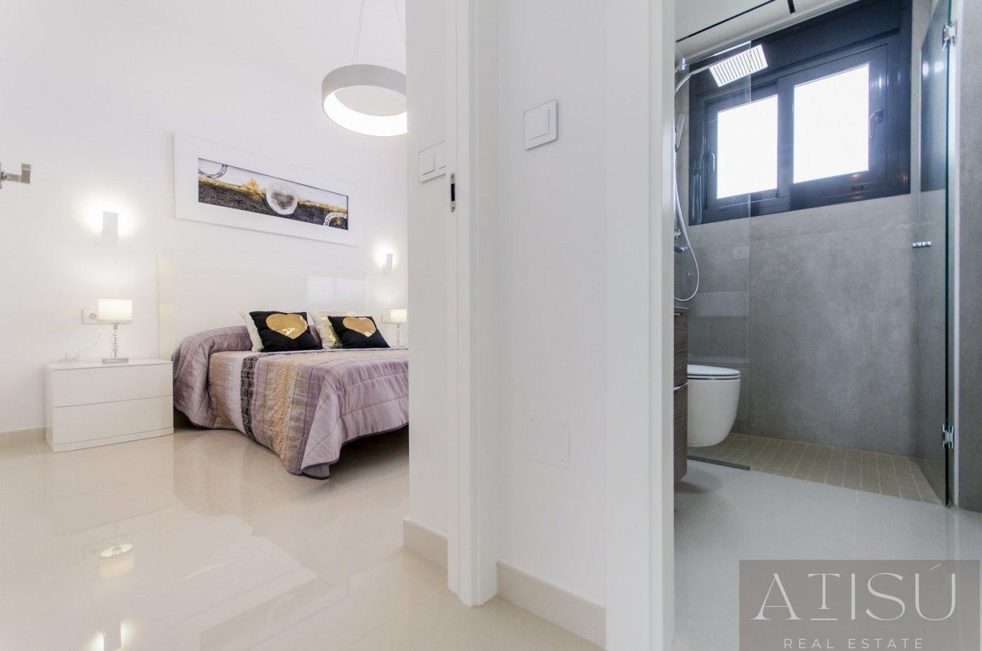 For sale of villa in San miguel de salinas