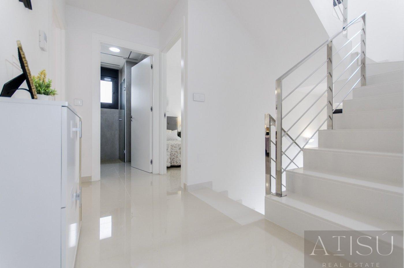 For sale of villa in San miguel de salinas