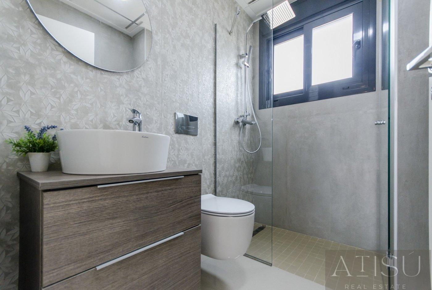 For sale of villa in San miguel de salinas