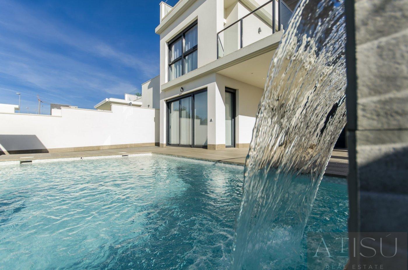 For sale of villa in San miguel de salinas