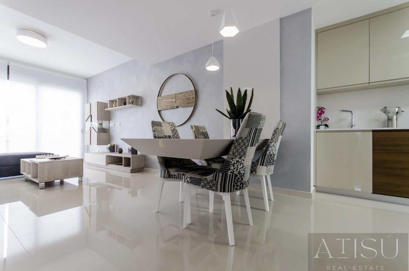 For sale of villa in San miguel de salinas
